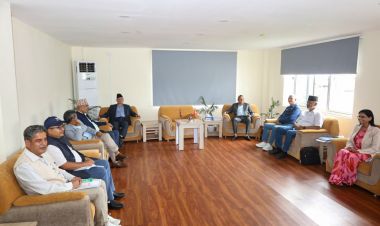 अन्तिम प्रस्ताव लेखनको जिम्मा बादल एक्लैले लिन खोजेपछि एमाले कार्यदल बैठक स्थगित