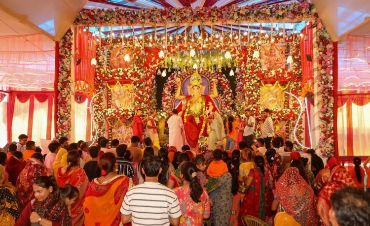 गणेश चतुर्थी : देशभरका गणेश मन्दिरमा पूजा आराधना गर्ने भक्तजनको लाम